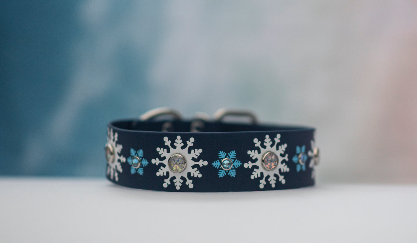 The Snowflake 1.5" (38mm) - Vinyl x Bling Biothane Collar