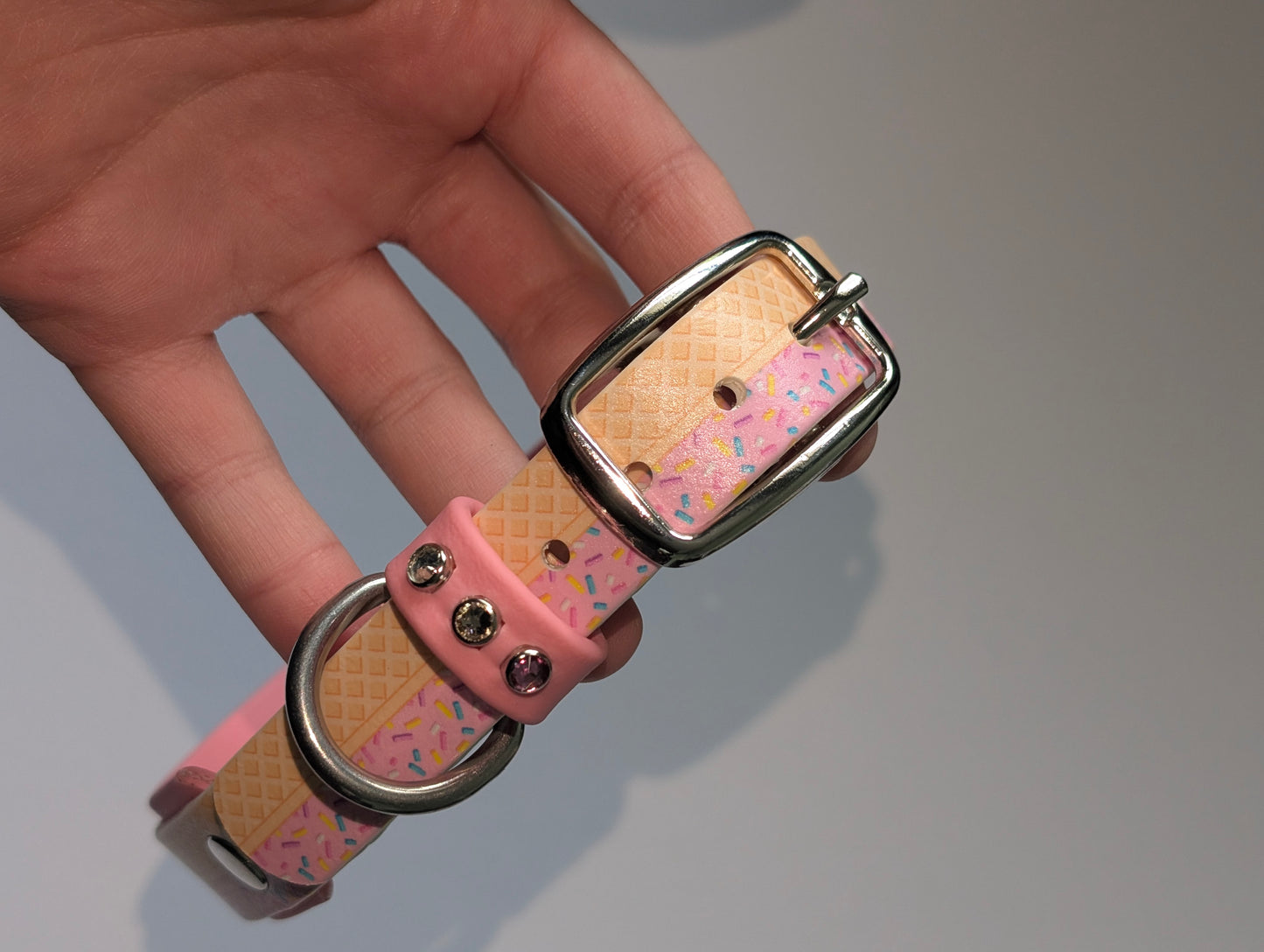 PREMADE COLLAR - 3/4" layered on 1" Wide, Fits 12-15" neck size, silver hardware, pastel pink accent